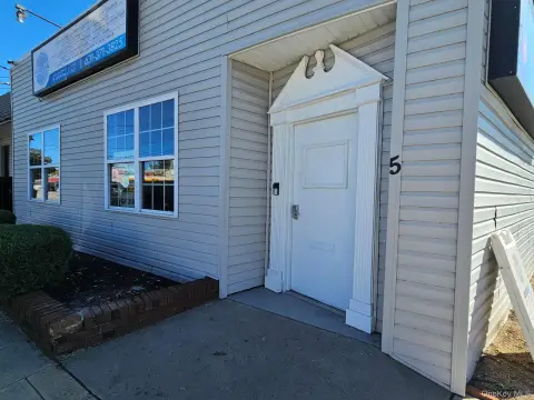 Medical Office Suite with Private Rooms