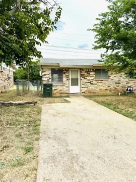 Two-Unit Duplex with Fenced Yards