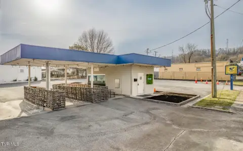 Commercial Property in Downtown Bristol