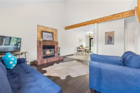 Four-Bedroom Duplex with Deck