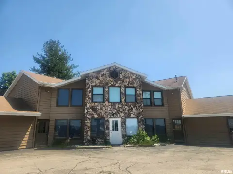 Multifamily & Commercial Space Building