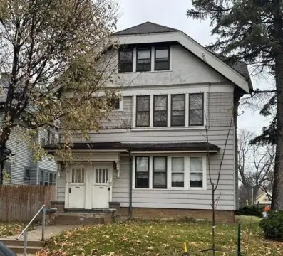 Milwaukee Duplex: Investment Opportunity