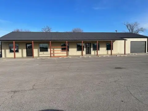 Commercial Building on Route 66