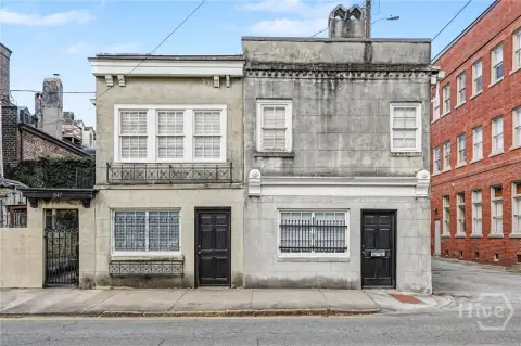 Savannah Duplex: Prime Downtown Location