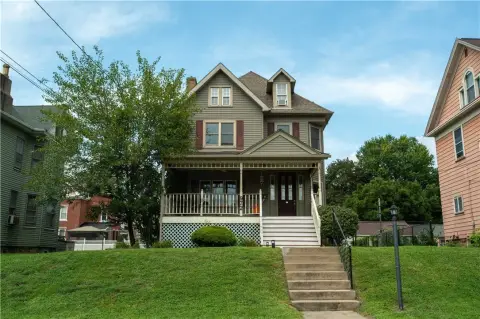Duplex with 4-Car Garage