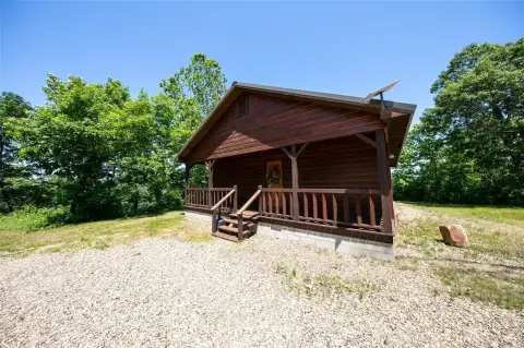Broken Bow Cabins on 25 Acres