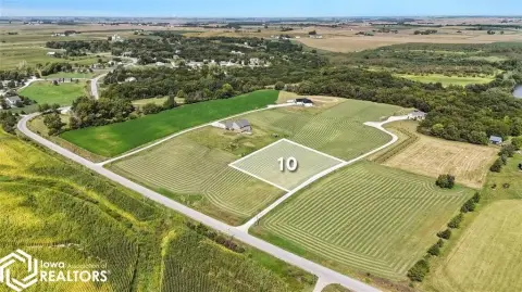 Scenic Acreage Lots in Pella