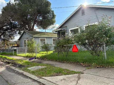 Single-Level Quadplex