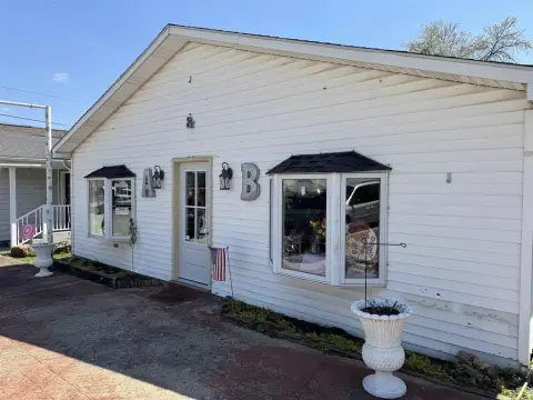 Established Floral Business in Hawesville