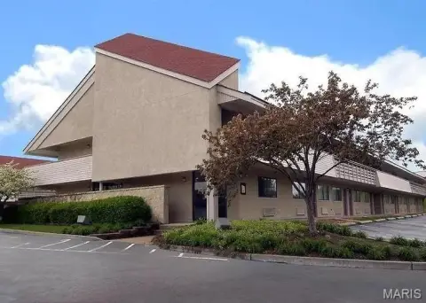 104-Room Hotel with Manager Apartment
