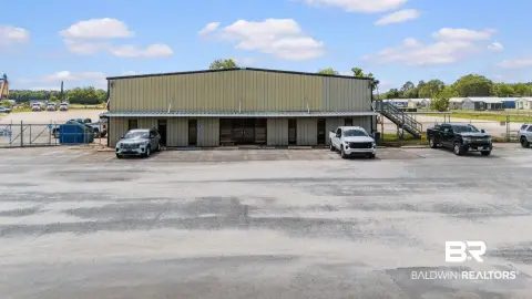 Truck Terminal with Multiple Warehouses