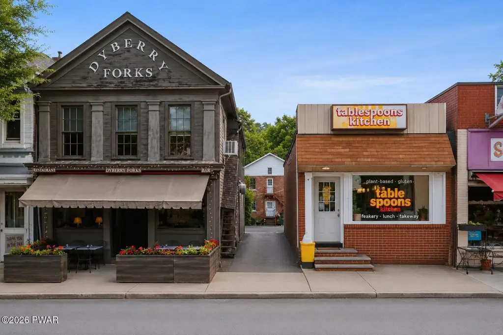 939 Main St, Honesdale, PA 18431-1923