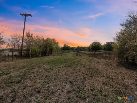 Unrestricted Land Near Waelder, TX