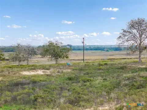 Shiner, TX 8-Acre Land