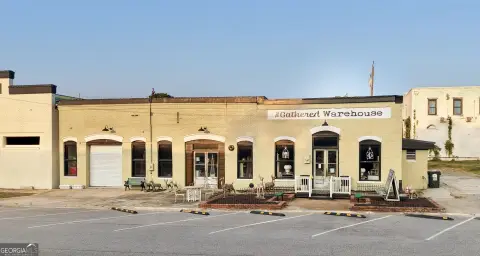 Historic Mixed-Use Building in Woodbury