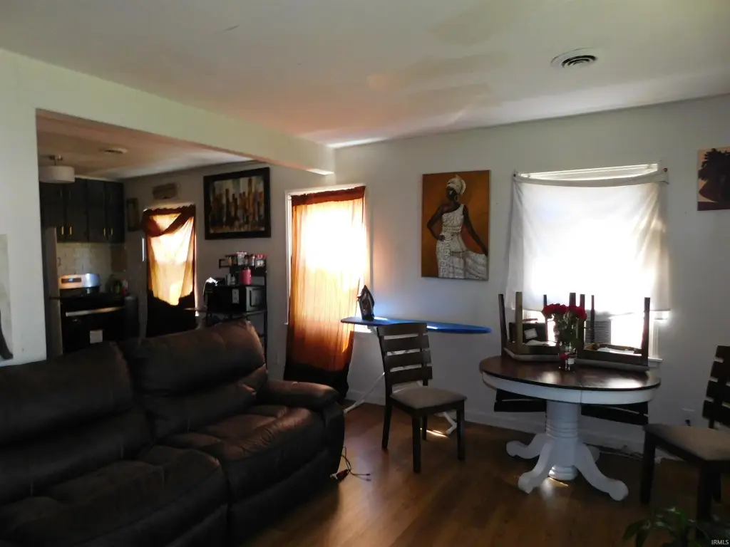 Picture 3