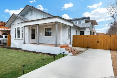 Renovated Duplex in Woodlawn Terrace