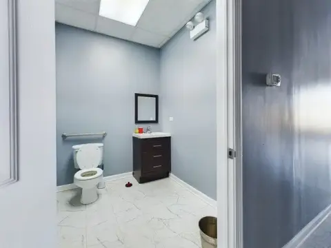 Commercial Space in Chicago, IL