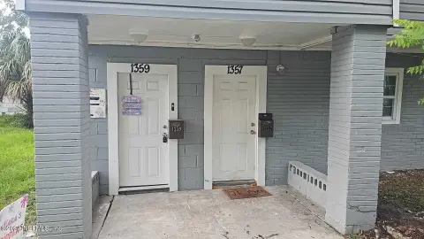 Jacksonville Duplex with Income Potential