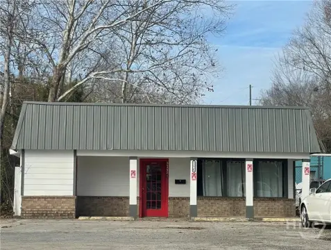 Updated Commercial Space on Highway