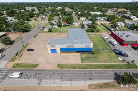 Corner-Lot Flex Space