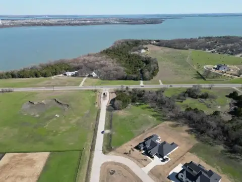 Residential Land in Lucas, TX