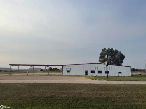 Flex Space with Detached Building
