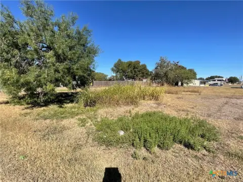 Residential Lot in Cuero, TX