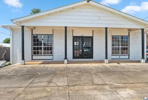 Mixed-Use Income Property in Tuscumbia