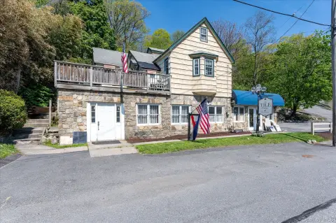 Mixed-Use Property with Apartment