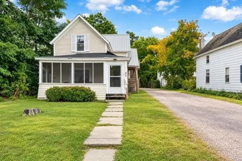 6-Unit Apartment Property with Cottage
