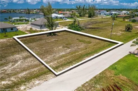 Residential Lot in Cape Coral