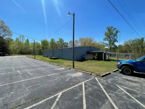 Versatile Building with Multi-Use Potential