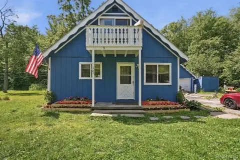Duplex Bungalow Estate with Pole Barn
