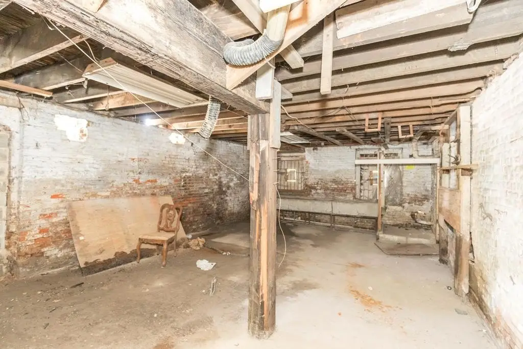 Picture 105