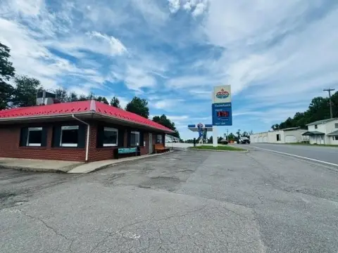 Freestanding Conventional Restaurant