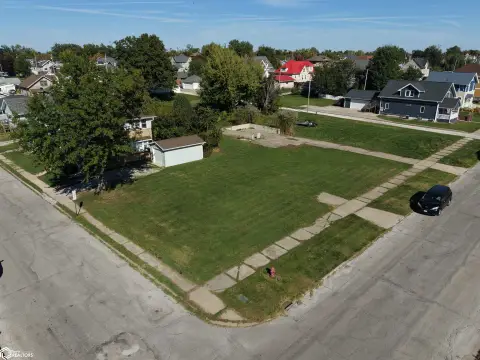 Marshalltown Double Lot Opportunity