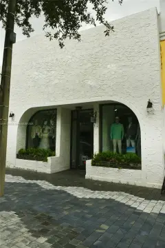 Retail Space on Miracle Mile