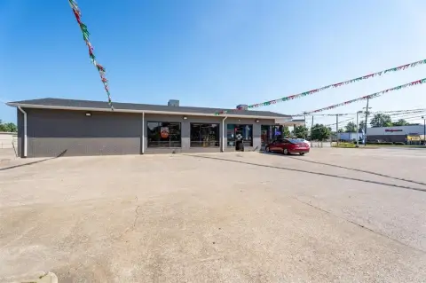 Updated Retail Building, Owensboro, KY