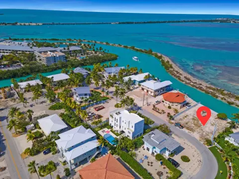 Duck Key Vacant Waterfront Lot