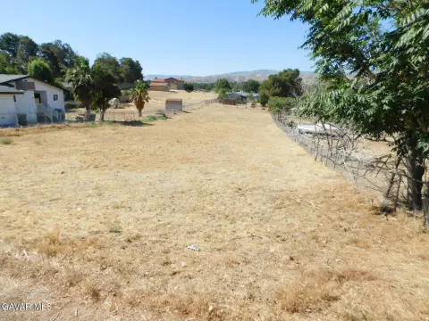 Quartz Hill Prime Land Parcel