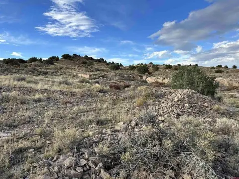 Land Parcel Bordering BLM Land