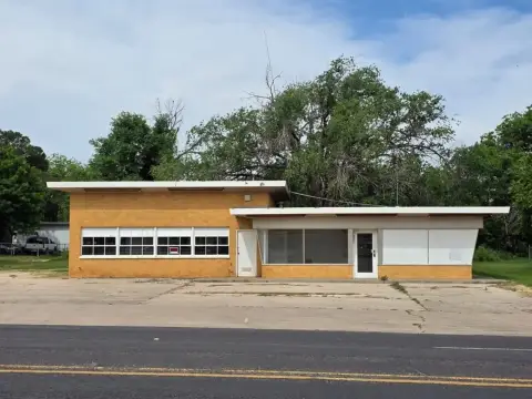 Sweetwater Garage/Shop on Hailey Street