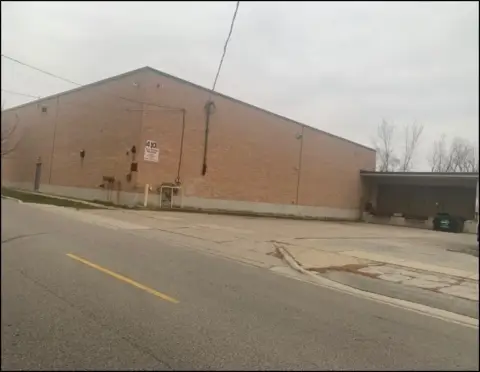 Warehouse Near Libertyville Downtown