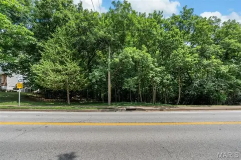 Residential Land in Desirable Neighborhood