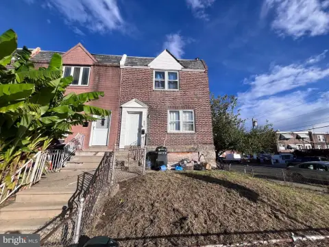 Corner-Lot Triplex