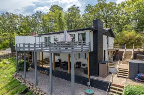 Lake Hamilton Renovated Duplex