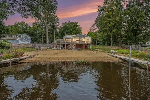 Remodeled Lakefront Duplex