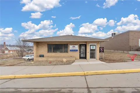 Commercial Building in Prime Location