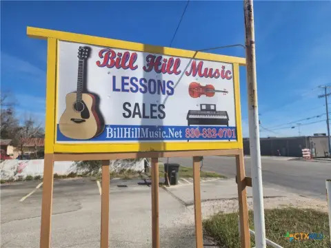 High-Traffic Commercial Property in New Braunfels